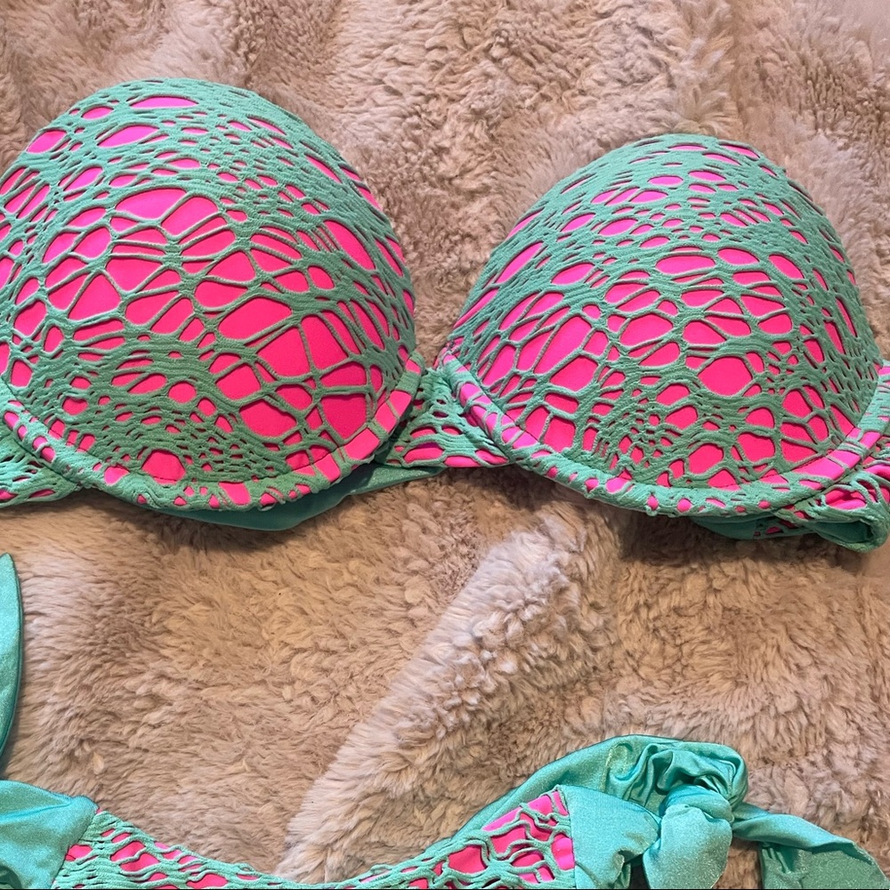 Beach bunny beautiful push-up top size small